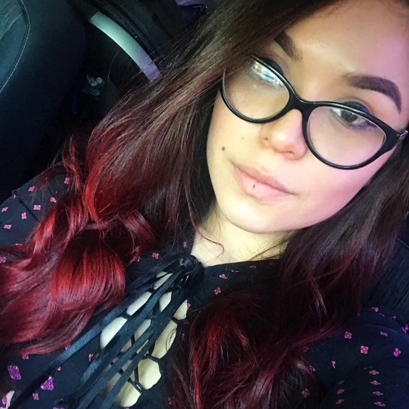 Meet your Posher, Tatiana - Picture 2 of 2